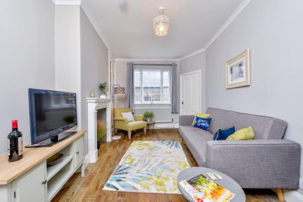 Victorian Townhouse - Stamford Centre - 2 Big Bedrooms, Living Room Kitchen Etc Tastefully Decorated Zewnętrze zdjęcie